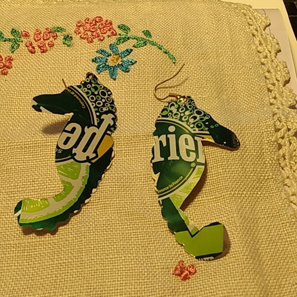 Whimsical Creamy Gold Dreamy Nautical Seahorse Earrings Pierced Recycled Can Lrg - Picture 2 of 3